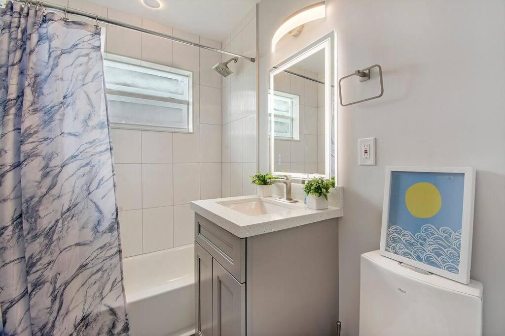 Modern Getaway Near The Beach With Room For A Boat West Palm Beach Exterior photo